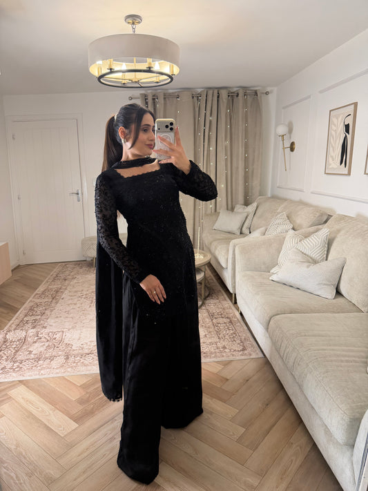 MASHUKA
- BLACK CRYSTAL DUPATTA